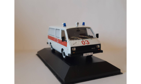 РАФ 22038 М Скорая медицинская помощь г.Москва, масштабная модель, scale43