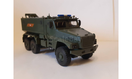 УРАЛ Тайфун У 63095 парадный, масштабная модель, scale43