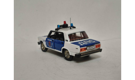 ВАЗ 2105 Милиция ДПС, масштабная модель, scale43