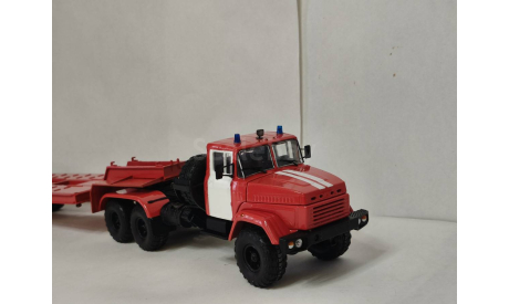 КРАЗ 6446 с п/п ЧМЗАП-5523 пожарный тягач, масштабная модель, scale43