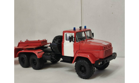 КРАЗ 6446 с п/п ЧМЗАП-5523 пожарный тягач, масштабная модель, scale43