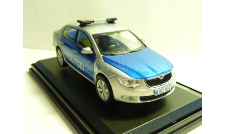 Skoda Superb II Politsei Estonia, масштабная модель, scale43, Škoda