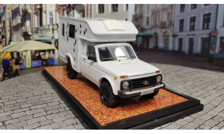 Нива ВИС ВАЗ Кемпер с двумя велосипедами, масштабная модель, 1:43, 1/43