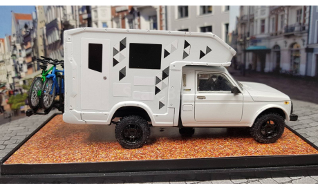 Нива ВИС ВАЗ Кемпер с двумя велосипедами, масштабная модель, 1:43, 1/43