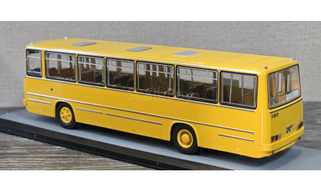 Автобус Икарус 260.01 янтарный охра Ленинградский с номером 13 Ikarus 260 Демпрайс Demprice КлассикБас ClassicBus, масштабная модель, scale43