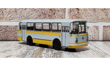 Автобус ЛАЗ-695Н ClassicBus, масштабная модель, scale43