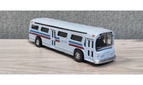 Автобус GM New Look TDH-5301 Fishbowl Greyhound, масштабная модель, GMC, scale72