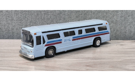 Автобус GM New Look TDH-5301 Fishbowl Greyhound, масштабная модель, GMC, scale72
