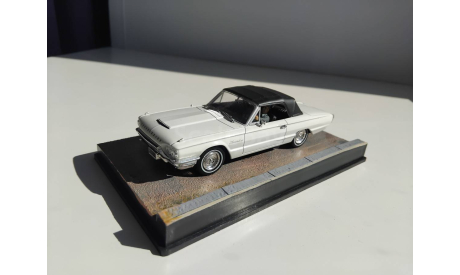 Ford Thunderbird (1965) Goldfinger James Bond 1/43, масштабная модель, Universal Hobbies, scale43