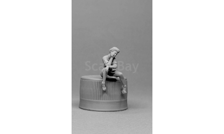 Девушка сидит 1:43 АМформа 0045, фигурка, scale43