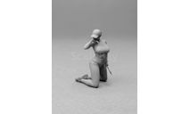 Девушка механик на коленях 1:43 АМформа 0468, фигурка, scale43