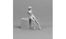 Девушка на капоте 1:43 АМформа 0155, фигурка, scale43