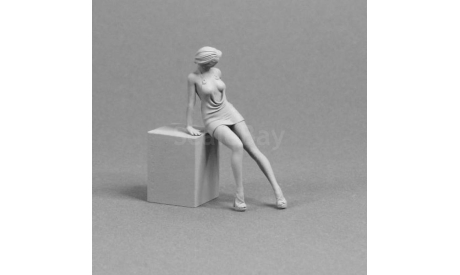 Девушка на капоте 1:43 АМформа 0155, фигурка, scale43