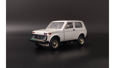 ВАЗ 2121 Нива бело-серая, масштабная модель, Агат/Моссар/Тантал, 1:43, 1/43