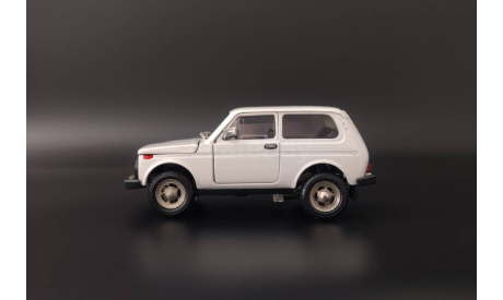 ВАЗ 2121 Нива бело-серая, масштабная модель, Агат/Моссар/Тантал, 1:43, 1/43