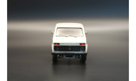 ВАЗ 2121 Нива бело-серая Саратов, масштабная модель, Агат/Моссар/Тантал, 1:43, 1/43