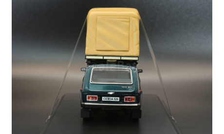 ВАЗ-2121 Нива с палаткой IST Models, масштабная модель, scale43