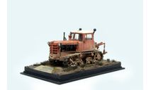 Трактор ДТ-75 ранней модификации, морковно-белый запыленный, мастерская Model Stroy, масштабная модель трактора, scale43