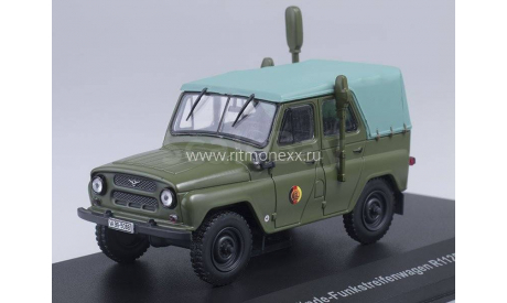 УАЗ-469Б Военная полиция ГДР 1975, масштабная модель, IST Models, scale43