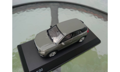 Audi Q2 Quantun Grey, масштабная модель, Дилерская, scale43