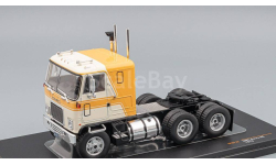 GMC Astro 95 towing vehicle (1970), ochre-yellow creme    IXO