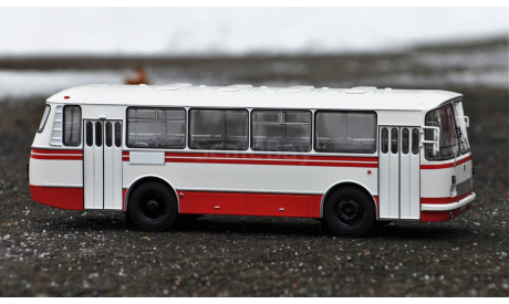 ЛАЗ 695Н бело-красный   ClassicBus, масштабная модель, scale43