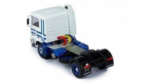 VOLVO F10 ’Polar Express’ 1983 White/Blue   IXO, масштабная модель, scale43