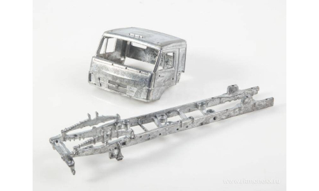 Сборная модель Бортовой автомобиль КАМАЗ-43118 (рестайлинг)    AVD Models KIT, масштабная модель, scale43