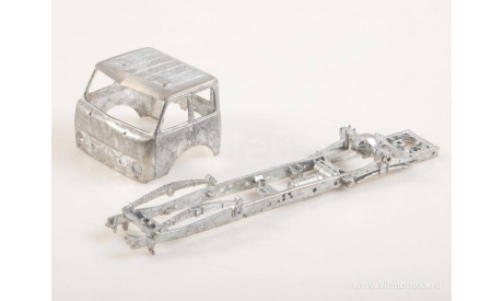 Сборная модель  Бортовой автомобиль МАЗ-500А Models KIT, масштабная модель, AVD Models, scale43