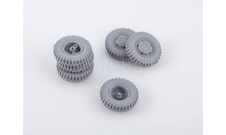 Сборная модель  Цементовоз на шасси МАЗ-205  AVD Models KIT, масштабная модель, scale43