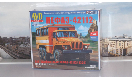 Сборная модель Вахтовый автобус НЕФАЗ-42112 (4320)    AVD Models KIT, масштабная модель, scale43, УРАЛ