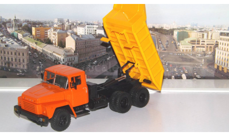 Легендарные грузовики СССР №58, КрАЗ-251Б  MODIMIO, масштабная модель, scale43