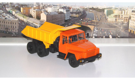 Легендарные грузовики СССР №58, КрАЗ-251Б  MODIMIO, масштабная модель, scale43