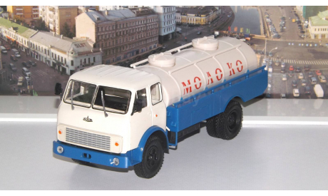 МАЗ-5334 АЦПТ-5,6 Молоко, белый / синий    НАП, масштабная модель, 1:43, 1/43, Наш Автопром