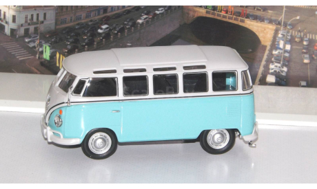 VOLKSWAGEN Samba Bus, бело-голубой    Cararama (Hongwell), масштабная модель, scale43