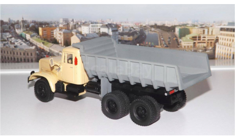 КРАЗ 256Б1 самосвал (1987-1995), бежевый / серый    НАП, масштабная модель, scale43, Наш Автопром