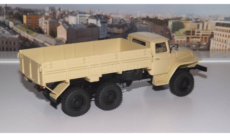 УРАЛ 375Н 6х6 бортовой, 1974 г. (бежевый) АИСТ, масштабная модель, scale43, Автоистория (АИСТ)