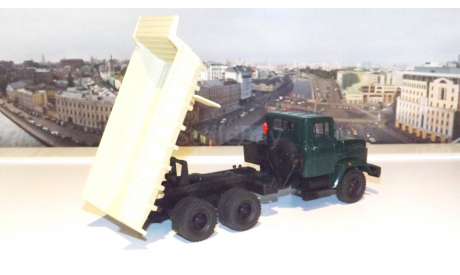 КрАЗ 6510 (1985-94г.)зелёный  бежевый НАП, масштабная модель, 1:43, 1/43, Наш Автопром