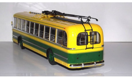 ТБУ-1 троллейбус (1955), желто-зеленый    Ультра, масштабная модель, scale43, ULTRA Models