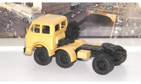 Легендарные грузовики СССР №29, МАЗ-520  MODIMIO, масштабная модель, scale43