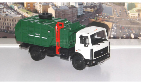 Мусоровоз с манипулятором МКМ-35 (5337)   АИСТ, масштабная модель, scale43, Автоистория (АИСТ), МАЗ