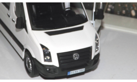 VOLKSWAGEN Crafter Bus, white   Cararama (Hongwell), масштабная модель, 1:24, 1/24