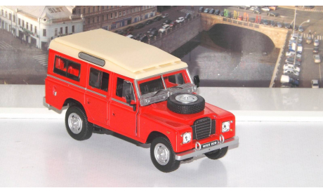 LAND ROVER Series 109, red     Cararama (Hongwell), масштабная модель, scale43