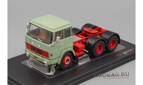 HENSCHEL HS 19 towing vehicle (1966), light green/red    IXO, масштабная модель, scale43