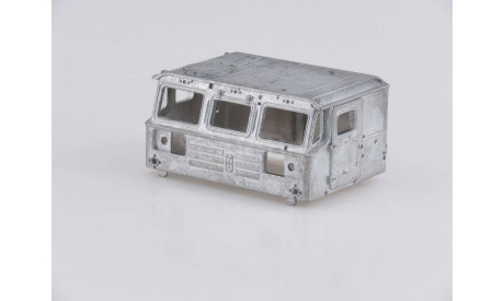 Сборная модель Средний артиллерийский тягач АТС-59Г   AVD Models KIT, масштабная модель, scale43