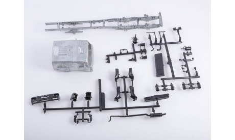 Сборная модель   AA-13-60 (6560) поздняя кабина   AVD Models KIT, масштабная модель, КамАЗ, scale43