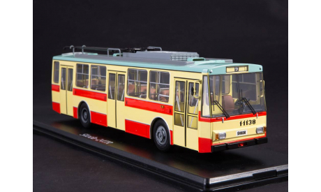 Троллейбус Skoda-14TR (красно-бежевый)  SSM, масштабная модель, Start Scale Models (SSM), Škoda, scale43
