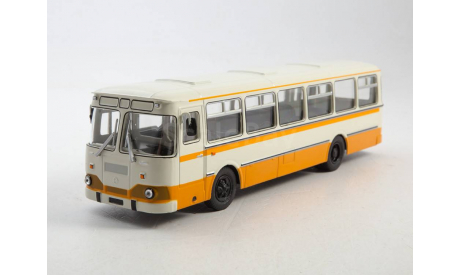 ЛИАЗ-677М (бежевый-охра)  СОВА, масштабная модель, Советский Автобус, scale43