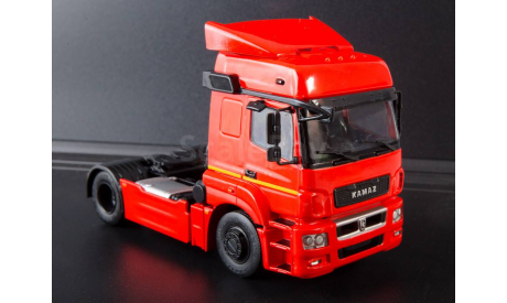 КАМАЗ-5490 седельный тягач (красный)  ПАО КАМАЗ, масштабная модель, 1:43, 1/43