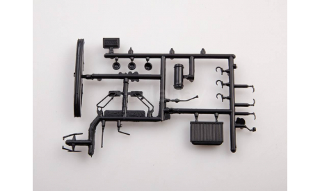 Сборная модель ЗИЛ-130В1 седельный тягач    AVD Models KIT, масштабная модель, scale43